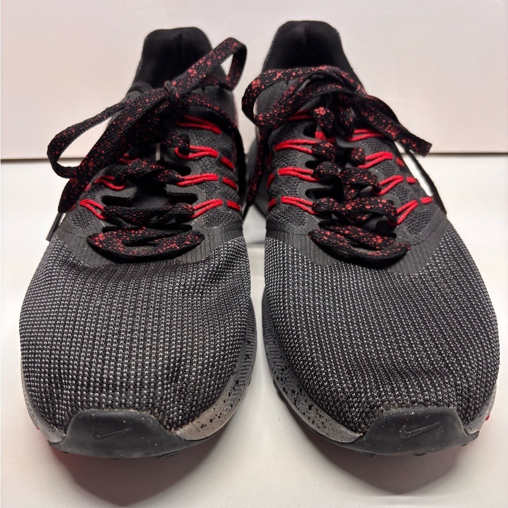 NIKE Run Swift Men's Running Shoes Size 7.5 Black/Red CK6691-001 - Picture 3 of 11